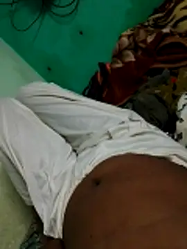 Snapshot of Couple1114 chatting on November 6, 2025, 10:05 am Couple1114 online show from November 6, 2025, 10:05 am