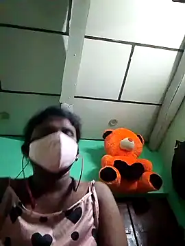 Snapshot of Couple1114 chatting on November 10, 2025, 8:13 am Couple1114 online show from November 10, 2025, 8:13 am