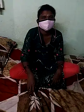 Snapshot of Couple1114 chatting on November 11, 2025, 8:03 am Couple1114 online show from November 11, 2025, 8:03 am