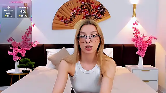 Snapshot of CindyMoriLove chatting on January 16, 2026, 2:43 pm CindyMoriLove online show from January 16, 2026, 2:43 pm