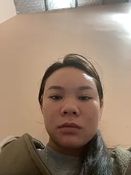 Snapshot of Dilen_7533 chatting on November 18, 2025, 12:49 am Dilen 7533 online show from November 18, 2025, 12:49 am