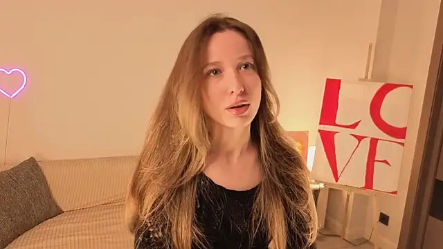 eirakiliana online show from November 10, 2025, 5:50 am