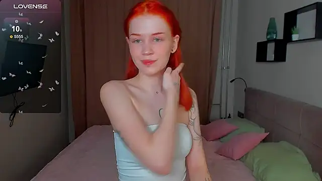 Snapshot of alice_with_freckles chatting on February 15, 2026, 4:25 pm alice with freckles online show from February 15, 2026, 4:25 pm