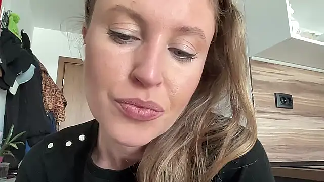 Ameli8 online show from December 17, 2025, 11:16 am