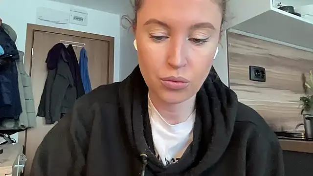 Snapshot of Ameli8 chatting on February 6, 2026, 10:07 am Ameli8 online show from February 6, 2026, 10:07 am