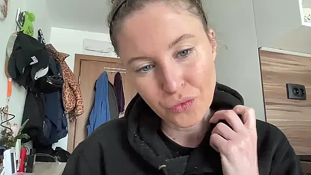 Snapshot of Ameli8 chatting on February 20, 2026, 9:32 am Ameli8 online show from February 20, 2026, 9:32 am