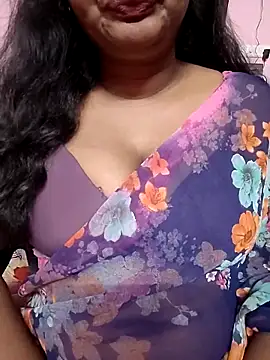 Keerthee  online show from November 6, 2025, 3:13 pm