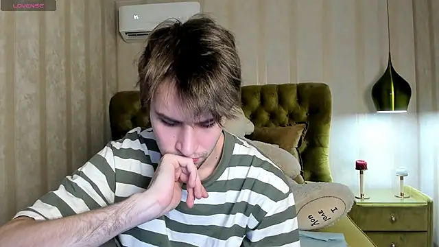 Snapshot of JonnahHell chatting on November 23, 2025, 2:39 pm JonnahHell online show from November 23, 2025, 2:39 pm