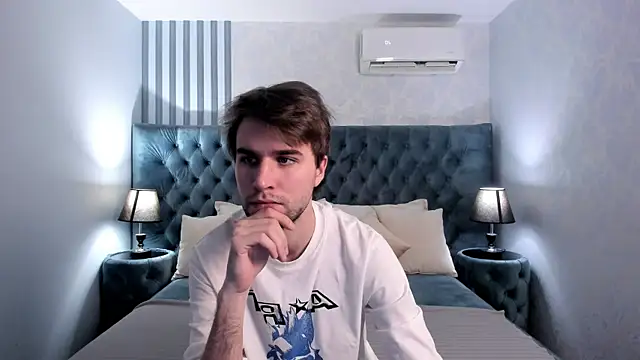 Snapshot of JonnahHell chatting on November 26, 2025, 12:28 pm JonnahHell online show from November 26, 2025, 12:28 pm