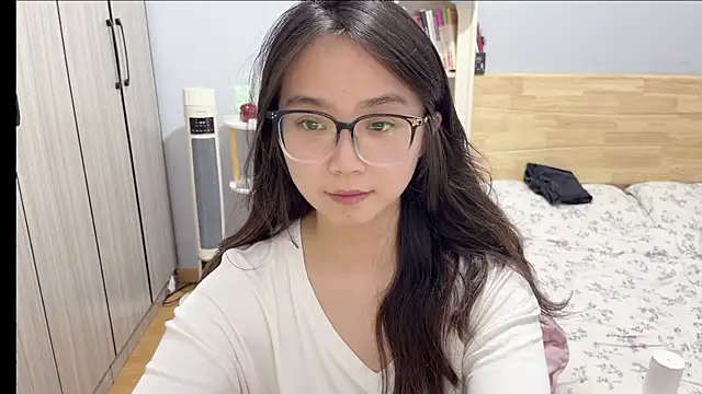 Hmm 0303 online show from February 22, 2026, 6:39 pm