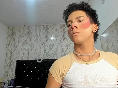 Snapshot of Lovers_Spicy chatting on November 22, 2025, 7:02 pm Lovers Spicy online show from November 22, 2025, 7:02 pm