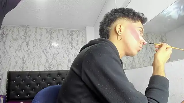 Snapshot of Lovers_Spicy chatting on December 2, 2025, 1:17 pm Lovers Spicy online show from December 2, 2025, 1:17 pm