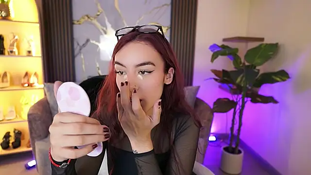 TessaaFox online show from February 26, 2026, 11:42 am