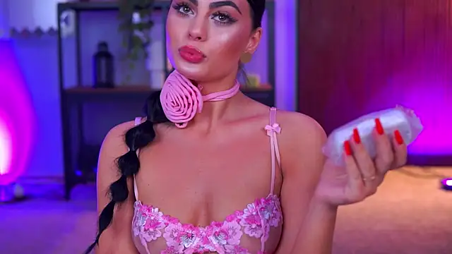 RavennaDArcy online show from January 7, 2026, 7:27 pm