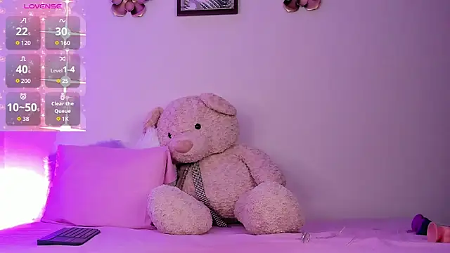 Nyra lux16 online show from December 2, 2025, 7:57 am