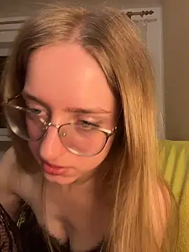 Snapshot of EveLunny chatting on January 14, 2026, 1:22 am EveLunny online show from January 14, 2026, 1:22 am