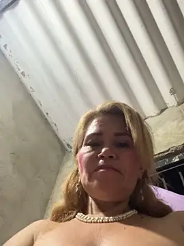 Snapshot of dirty_mother3 chatting on December 15, 2025, 6:06 am dirty mother3 online show from December 15, 2025, 6:06 am