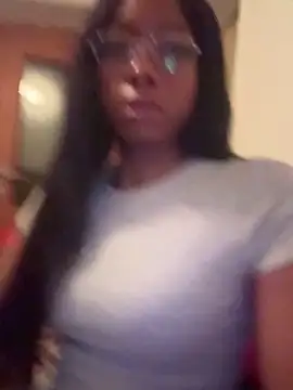 SwissMirelle online show from November 7, 2025, 7:14 pm