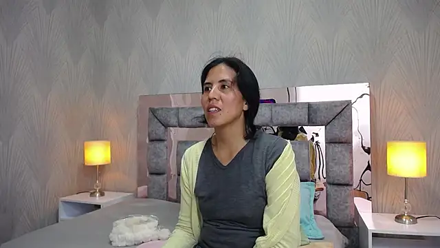 GiselaZivic online show from May 11, 2026, 6:49 pm