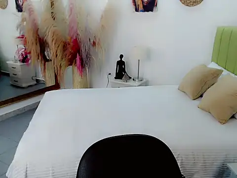 sebastian cruz  online show from February 1, 2026, 6:50 pm