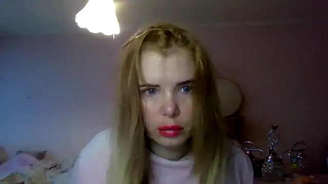 Snapshot of HornyElena chatting on December 19, 2025, 2:35 pm HornyElena online show from December 19, 2025, 2:35 pm