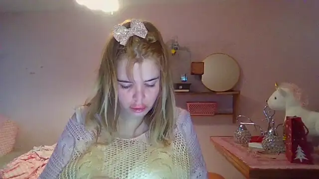 Snapshot of HornyElena chatting on December 21, 2025, 2:46 pm HornyElena online show from December 21, 2025, 2:46 pm