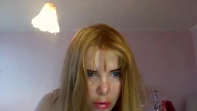 Snapshot of HornyElena chatting on December 22, 2025, 1:41 pm HornyElena online show from December 22, 2025, 1:41 pm