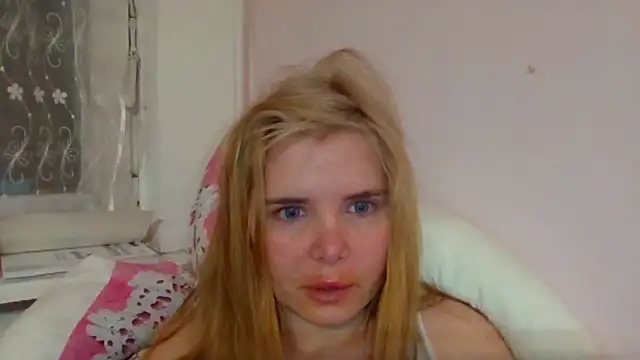 Snapshot of HornyElena chatting on February 5, 2026, 5:50 pm HornyElena online show from February 5, 2026, 5:50 pm