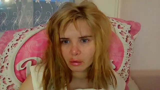 Snapshot of HornyElena chatting on February 9, 2026, 4:11 pm HornyElena online show from February 9, 2026, 4:11 pm