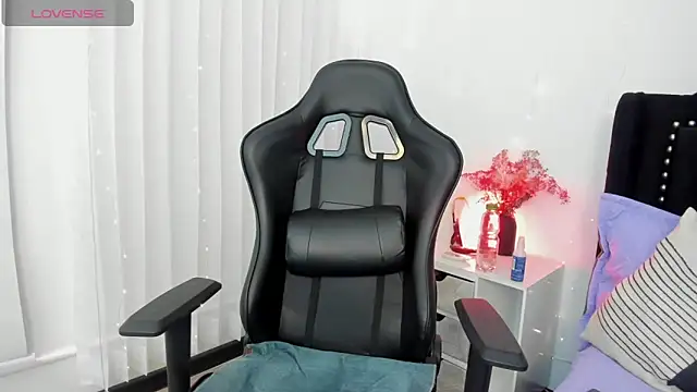 LuluuBerry online show from January 13, 2026, 8:58 pm