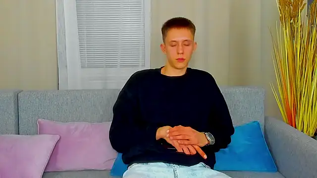 RileyyChasee online show from December 16, 2025, 5:07 pm