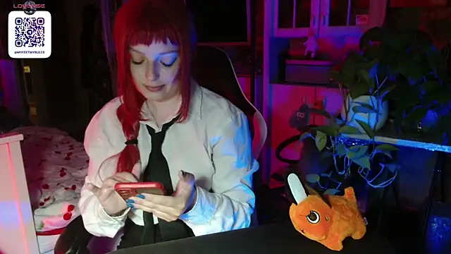 dominyantrix online show from June 19, 2026, 9:29 pm
