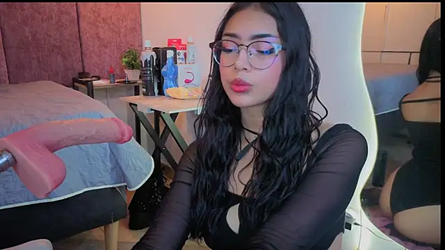  ViolletteNoir  online show from January 15, 2026, 8:45 pm