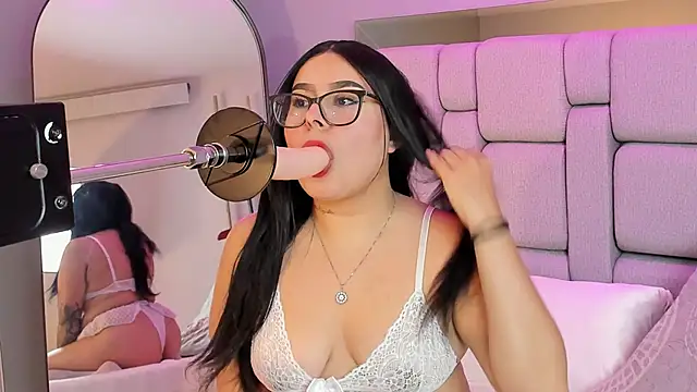 Snapshot of Amy_whittee chatting on December 3, 2025, 7:23 pm Amy whittee online show from December 3, 2025, 7:23 pm