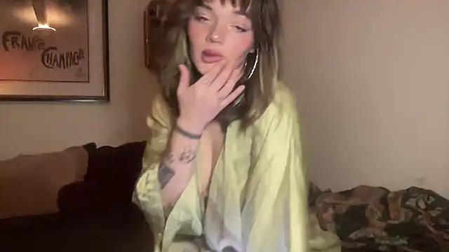 Snapshot of angelgirl98 chatting on January 18, 2026, 8:23 pm angelgirl98 online show from January 18, 2026, 8:23 pm