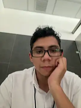 Susana sissy online show from November 6, 2025, 9:48 pm