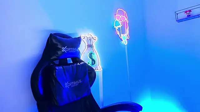 Snapshot of Quetzal_coatl_ chatting on April 6, 2026, 11:16 pm Quetzal coatl online show from April 6, 2026, 11:16 pm