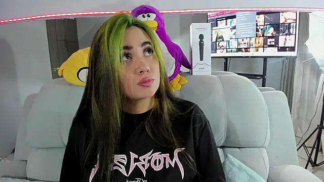 Lilith Zenith  online show from November 7, 2025, 4:45 am