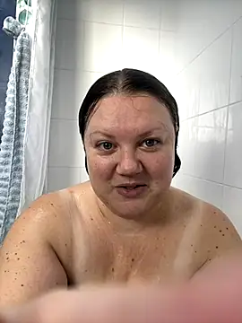 RealWoman84 online show from November 17, 2025, 10:32 am