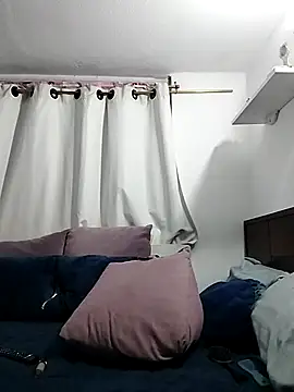 Snapshot of Thamara- chatting on November 9, 2025, 10:13 am Thamara- online show from November 9, 2025, 10:13 am