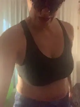 Snapshot of massagistahotbrunette chatting on November 21, 2025, 7:23 pm massagistahotbrunette online show from November 21, 2025, 7:23 pm