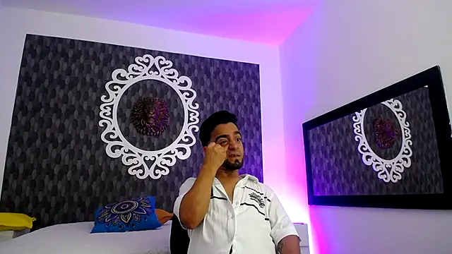 Dereck Jhonsonn online show from November 7, 2025, 8:31 pm