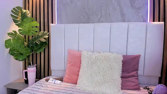 Snapshot of Carlotta_de_velour chatting on December 16, 2025, 3:22 am Carlotta de velour online show from December 16, 2025, 3:22 am