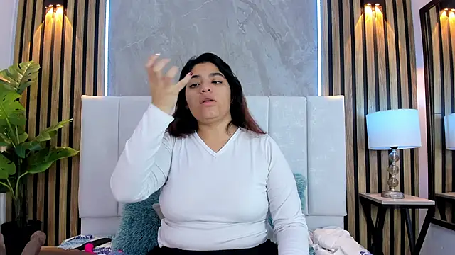 Snapshot of Carlotta_de_velour chatting on January 10, 2026, 2:35 am Carlotta de velour online show from January 10, 2026, 2:35 am