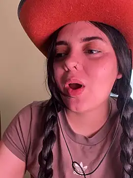 Snapshot of candicewest_ chatting on February 26, 2026, 3:11 pm candicewest online show from February 26, 2026, 3:11 pm