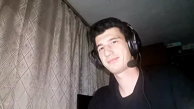 JamesLagerfeld online show from November 13, 2025, 10:19 pm