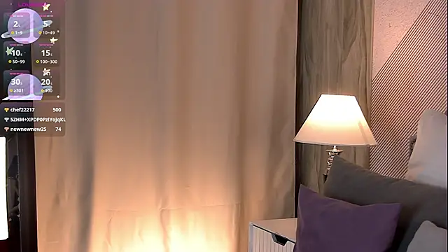 Snapshot of Ellllie chatting on November 18, 2025, 9:14 am Ellllie online show from November 18, 2025, 9:14 am