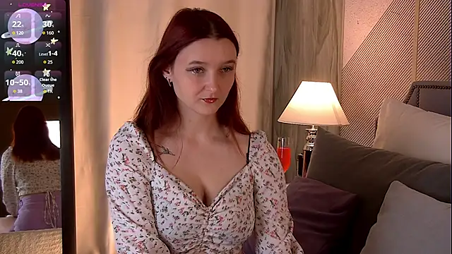 Snapshot of Ellllie chatting on November 24, 2025, 8:14 am Ellllie online show from November 24, 2025, 8:14 am