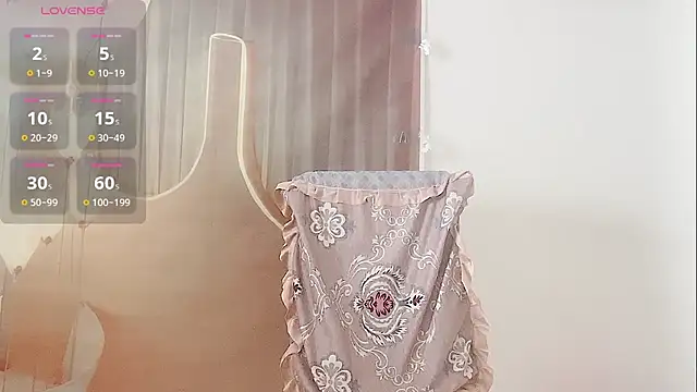 cutefei online show from November 9, 2025, 7:39 am