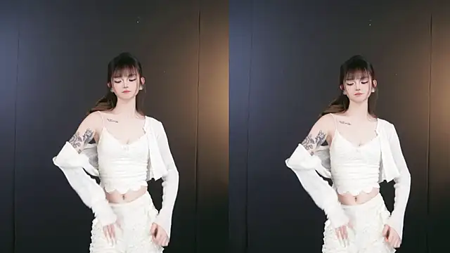 Snapshot of MHe-002 chatting on March 19, 2026, 8:13 pm MHe-002 online show from March 19, 2026, 8:13 pm